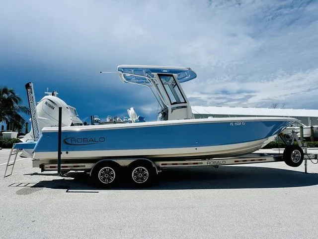 Slide: The Image of Robalo 266 Cayman 2023 - 21