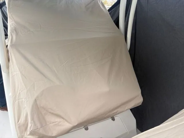 Slide: The Image of Sailfish 290 CC 2022 - 12