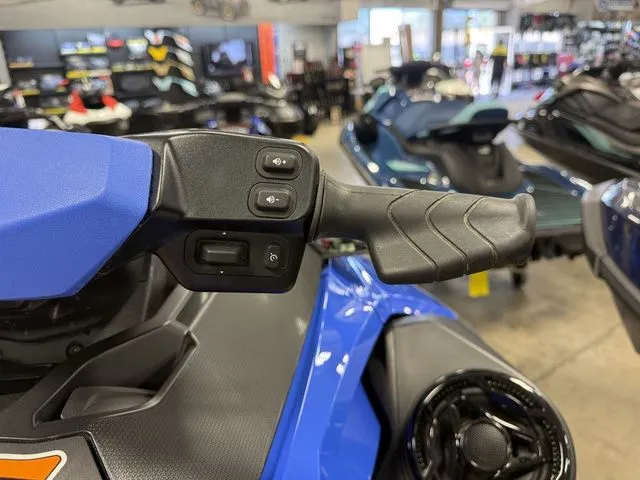 Slide: The Image of Sea-Doo Wake 2026 - 12