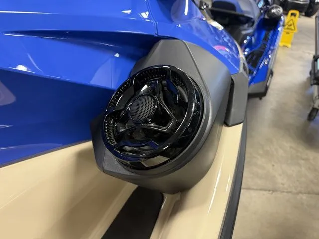 Slide: The Image of Sea-Doo Wake 2026 - 13