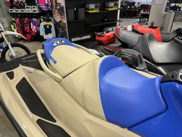 Slide: The Image of Sea-Doo Wake 2026 - 14