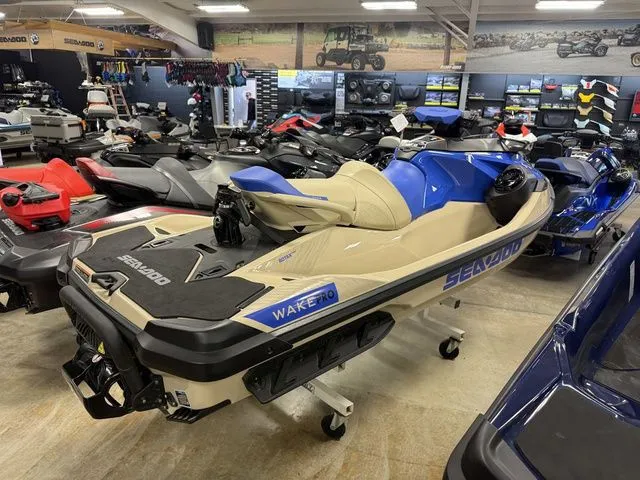 Slide: The Image of Sea-Doo Wake 2026 - 6