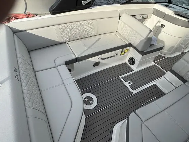 Slide: The Image of Sea Ray SDX 270 Outboard 2023 - 11