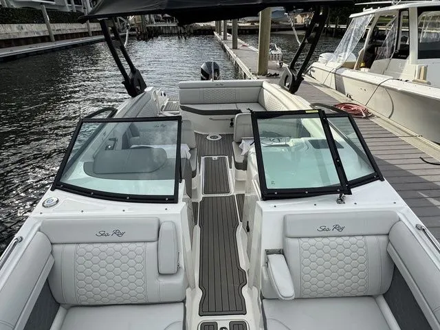 Slide: The Image of Sea Ray SDX 270 Outboard 2023 - 17