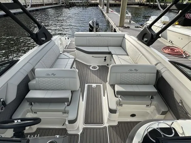 Slide: The Image of Sea Ray SDX 270 Outboard 2023 - 18