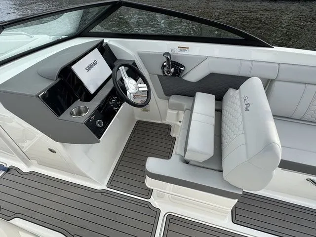 Slide: The Image of Sea Ray SDX 270 Outboard 2023 - 20