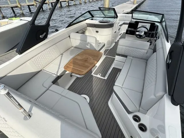 Slide: The Image of Sea Ray SDX 270 Outboard 2023 - 23