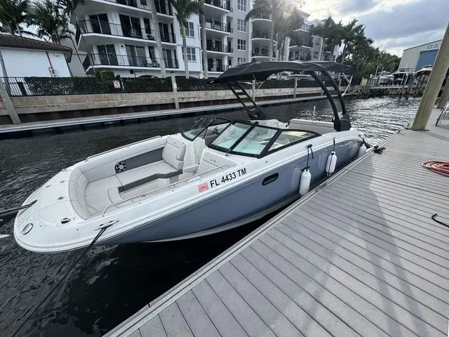 Slide: The Image of Sea Ray SDX 270 Outboard 2023 - 26
