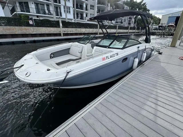 Slide: The Image of Sea Ray SDX 270 Outboard 2023 - 27