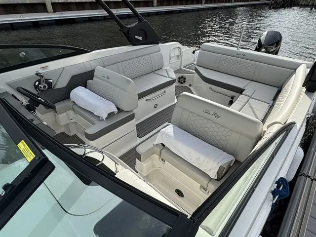 Slide: The Image of Sea Ray SDX 270 Outboard 2023 - 9