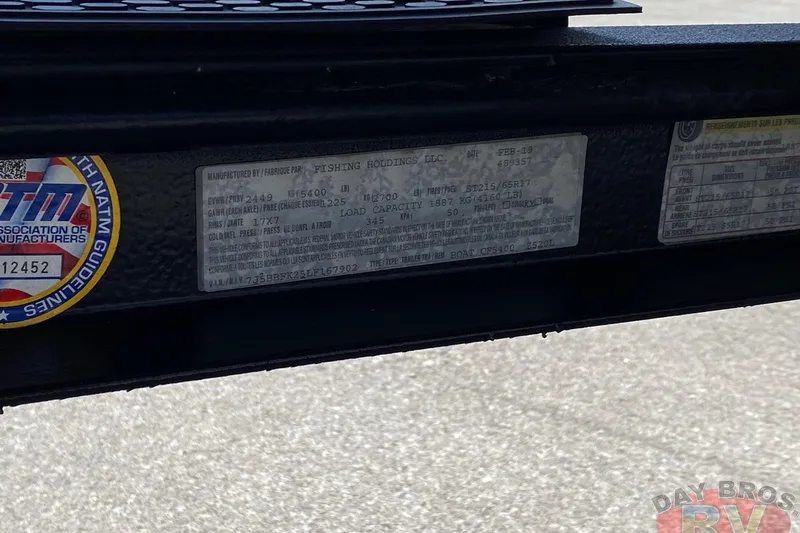 Slide: The Image of 2020 Ranger Z520L trailer label with specifications and certification sticker. - 18