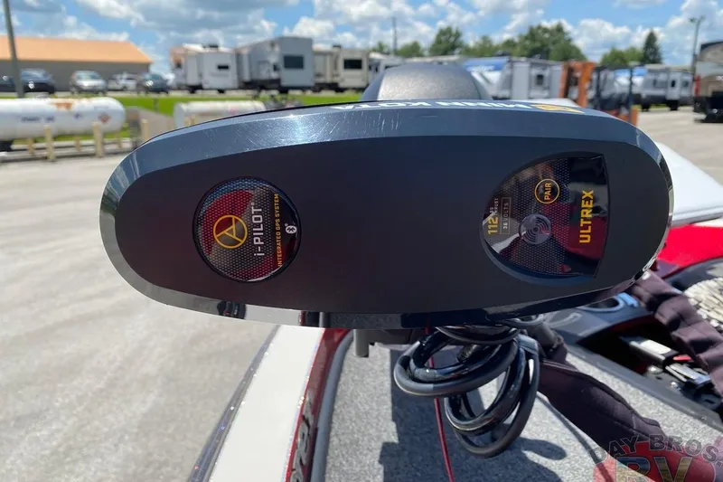 Slide: The Image of 2020 Ranger Z520L boat with i-Pilot Ultrex trolling motor, parked outdoors. - 66