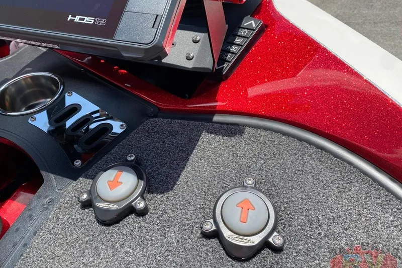 Slide: The Image of 2020 Ranger Z520L boat dashboard with HDS12 display and control buttons. - 74