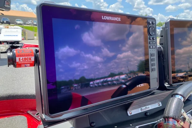 Slide: The Image of Lowrance HDS-12 display on 2020 Ranger Z520L boat, featuring Durasafe E-Lock security. - 95