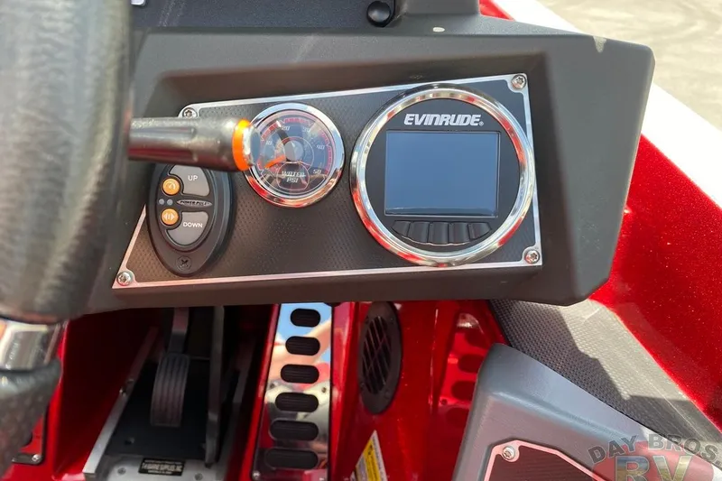 Slide: The Image of 2020 Ranger Z520L dashboard with Evinrude display and control panel. - 98