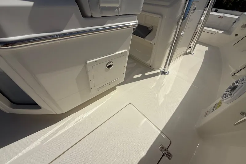 Slide: The Image of 2026 Pathfinder 2400 Open boat interior, featuring sleek design and modern amenities. - 37