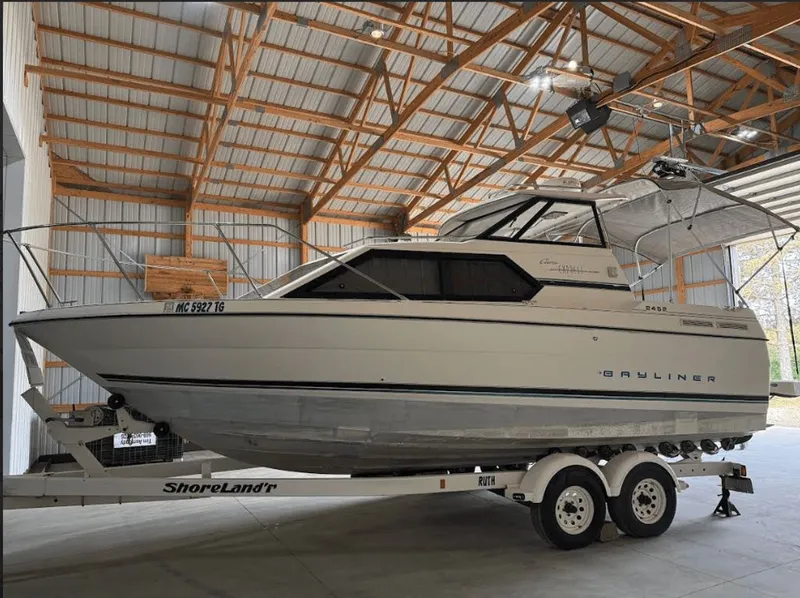 The Image of Bayliner 2452 Ciera Express 1996 - 0