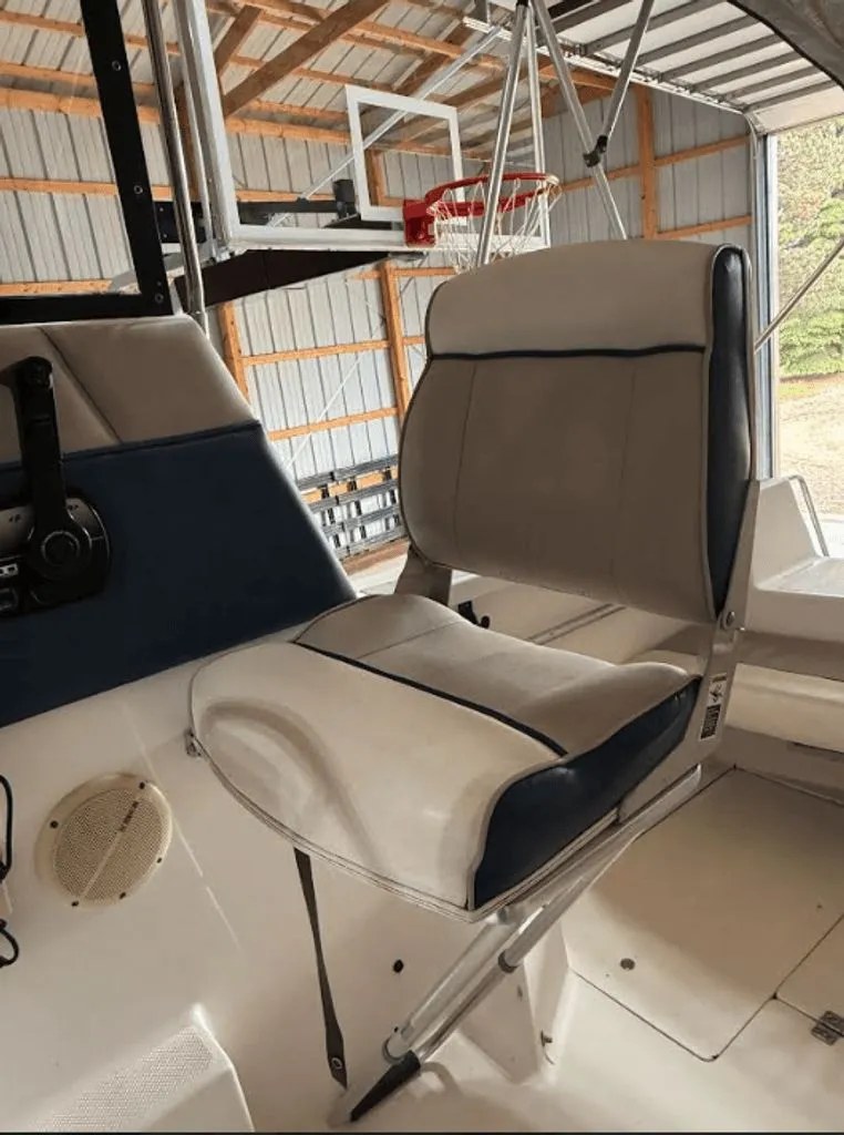 Slide: The Image of Bayliner 2452 Ciera Express 1996 - 3