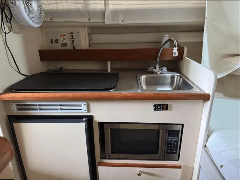 Slide: The Image of Bayliner 2452 Ciera Express 1996 - 8