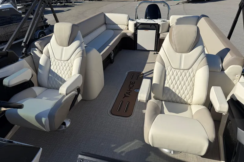 Slide: The Image of 2026 Tahoe Pontoon Cascade Quad Lounger Windshield with luxurious seating and modern design. - 9