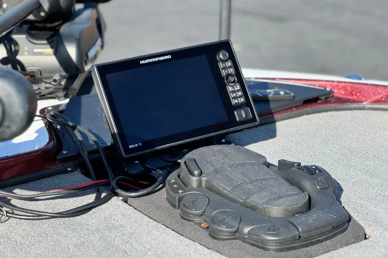 Slide: The Image of Humminbird Solix 10 fish finder on 2019 Nitro Z21 boat dashboard. - 10