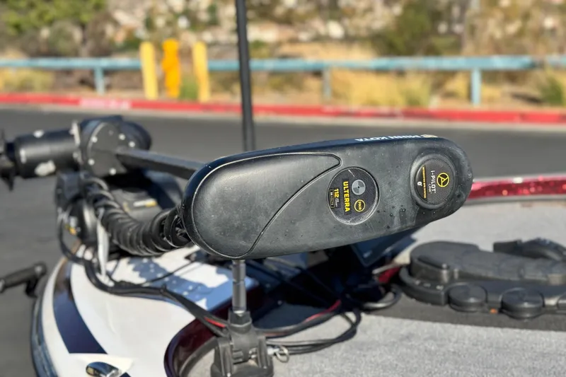 Slide: The Image of 2019 Nitro Z21 boat with Minn Kota trolling motor, featuring i-Pilot and Ulterra controls. - 9