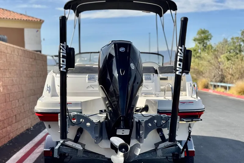 Slide: The Image of 2022 Bayliner VR6 Bowrider OB with Talon anchors, rear view. - 4