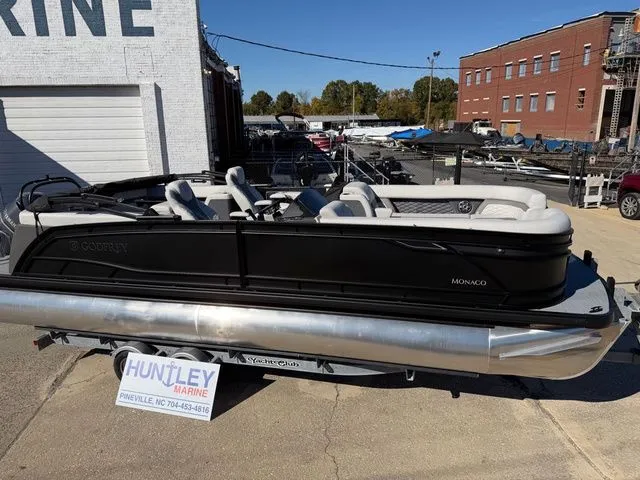 The Image of Godfrey Monaco 255 UCL - Yamaha 300 2026 - 1