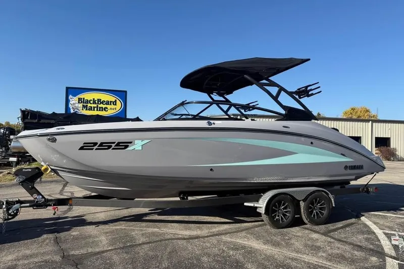 The Image of 2026 Yamaha Boats 255XD on trailer at BlackBeard Marine dealership. - 0