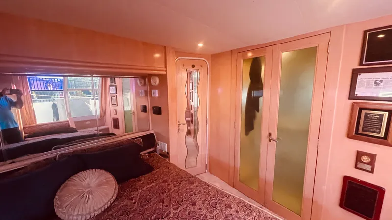 Slide: The Image of Carver Yachts 500 Cockpit Motor Yacht 1997 - 35