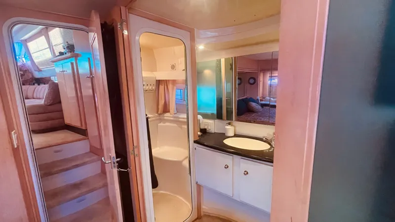 Slide: The Image of Carver Yachts 500 Cockpit Motor Yacht 1997 - 38