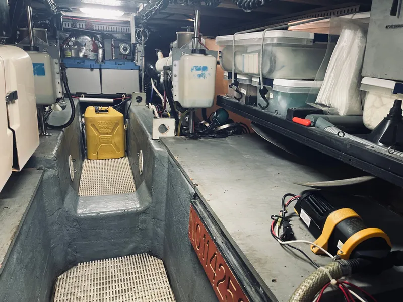 Slide: The Image of Carver Yachts 500 Cockpit Motor Yacht 1997 - 81
