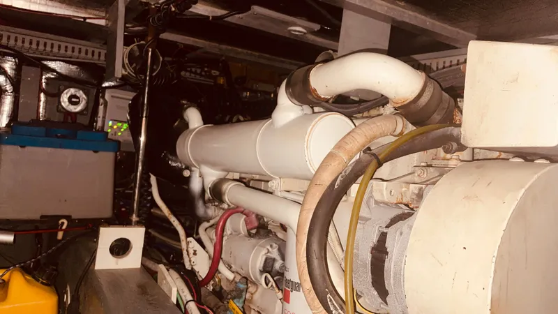Slide: The Image of Carver Yachts 500 Cockpit Motor Yacht 1997 - 70