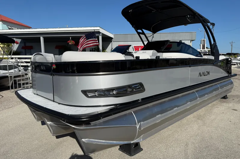 The Image of 2026 Avalon 2585 Catalina Windsheild Quad Lounger, Tri Toon, with Mercury 350hp V-10 engine. - 1