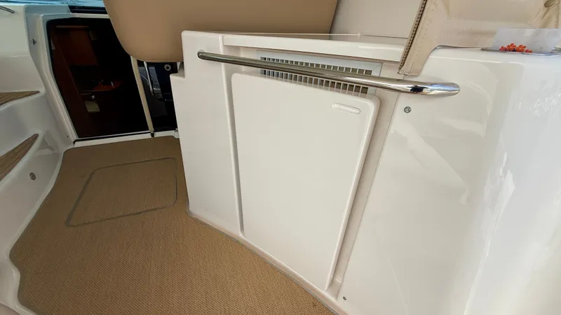 Slide: The Image of Tiara 4500 Sovran 2012 - 16