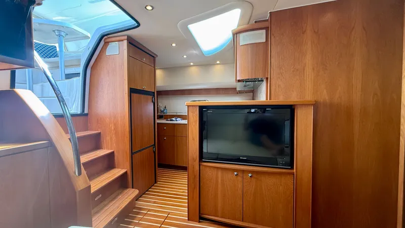 Slide: The Image of Tiara 4500 Sovran 2012 - 17