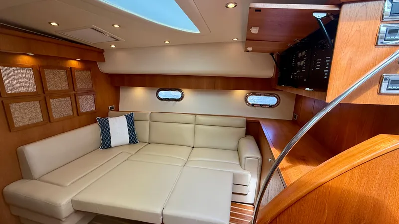 Slide: The Image of Tiara 4500 Sovran 2012 - 18