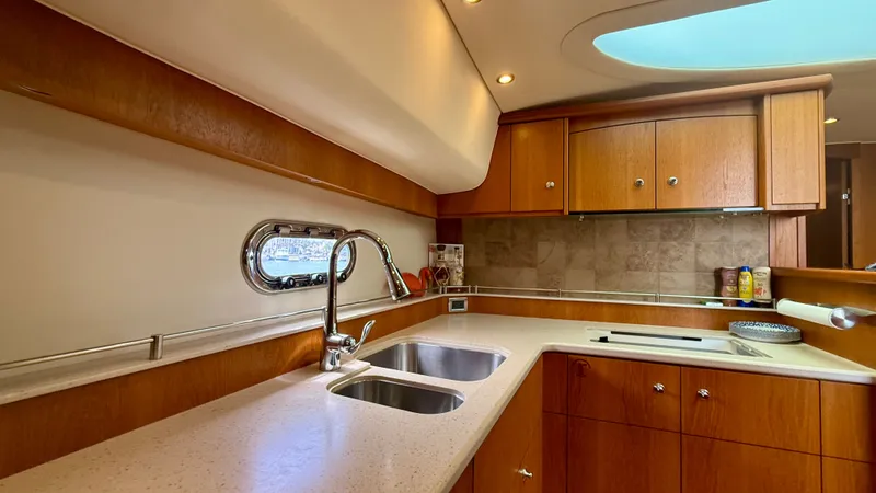 Slide: The Image of Tiara 4500 Sovran 2012 - 19