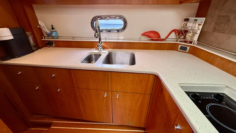 Slide: The Image of Tiara 4500 Sovran 2012 - 20