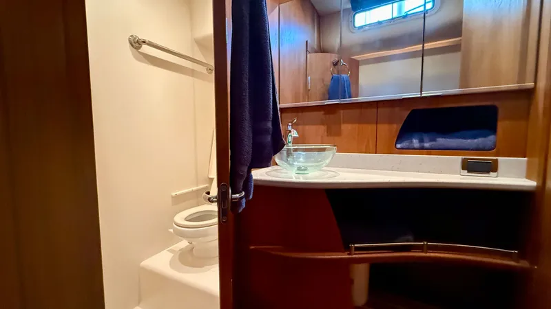 Slide: The Image of Tiara 4500 Sovran 2012 - 23