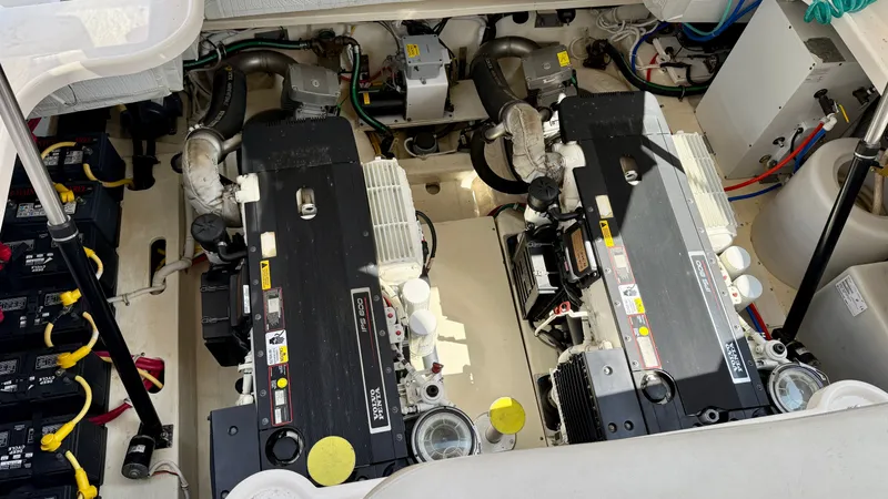 Slide: The Image of Tiara 4500 Sovran 2012 - 26