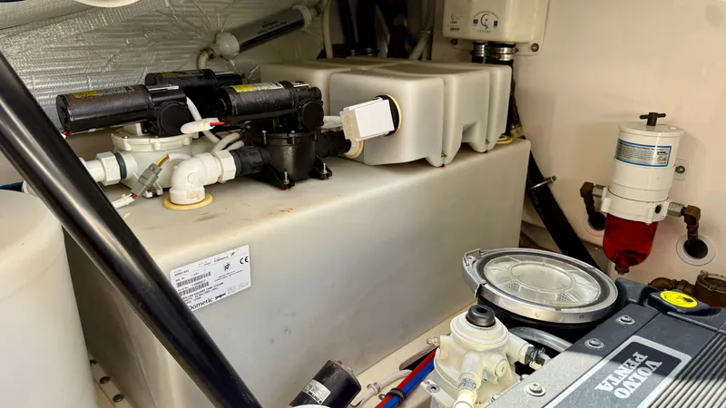 Slide: The Image of Tiara 4500 Sovran 2012 - 27