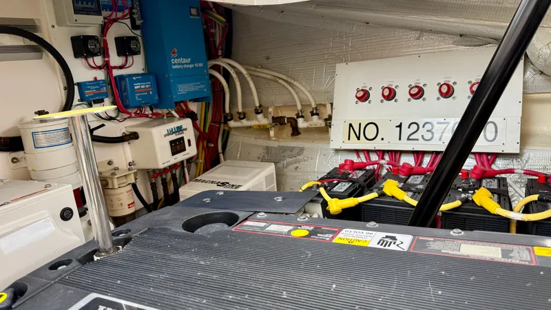 Slide: The Image of Tiara 4500 Sovran 2012 - 29