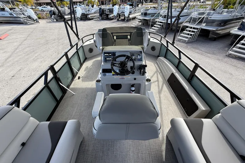 Slide: The Image of 2026 Avalon 2385 Venture 85 Center Console Fish, Tri Toon High Performance boat interior. - 12