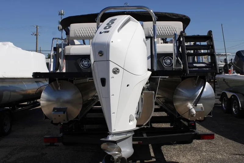 Slide: The Image of 2026 Avalon CATALINA 23 pontoon boat with powerful 200 V6 engine, rear view. - 26