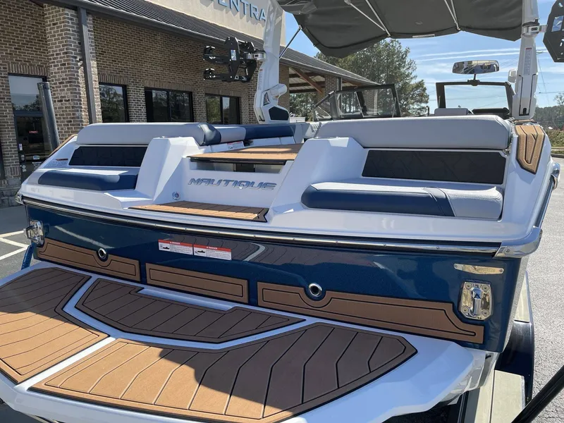 Slide: The Image of Nautique Super Air Nautique GS22 2026 - 14