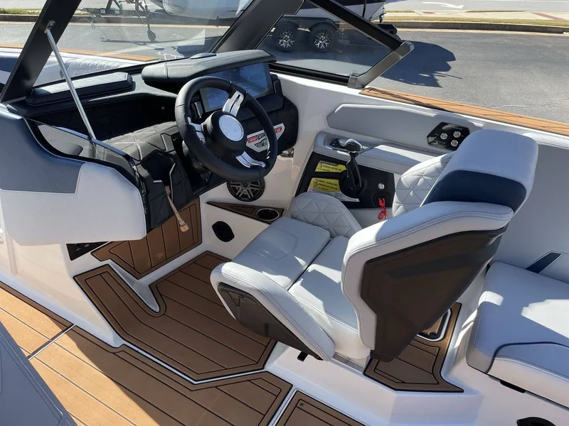 Slide: The Image of Nautique Super Air Nautique GS22 2026 - 17