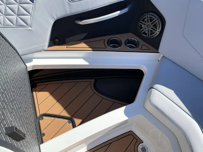 Slide: The Image of Nautique Super Air Nautique GS22 2026 - 24