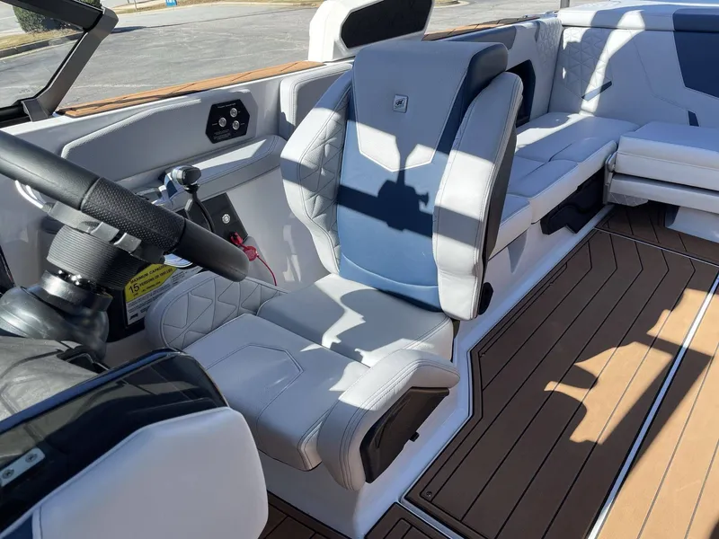 Slide: The Image of Nautique Super Air Nautique GS22 2026 - 25