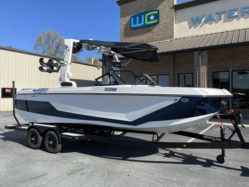 Slide: The Image of Nautique Super Air Nautique GS22 2026 - 26